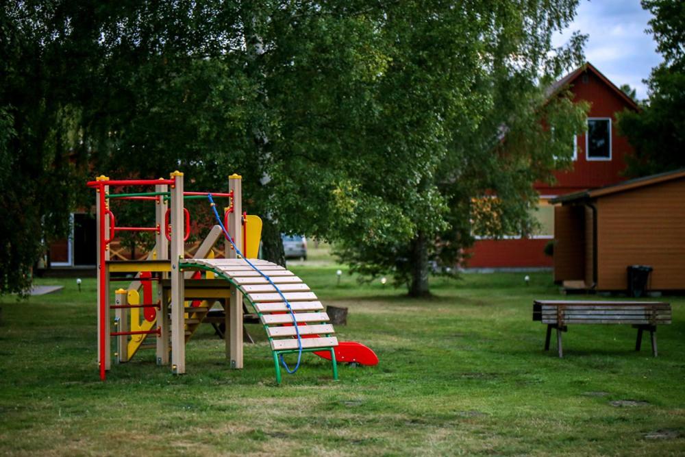 Kempings Stieres Un Majas Virtuve Upesgriva Extérieur photo
