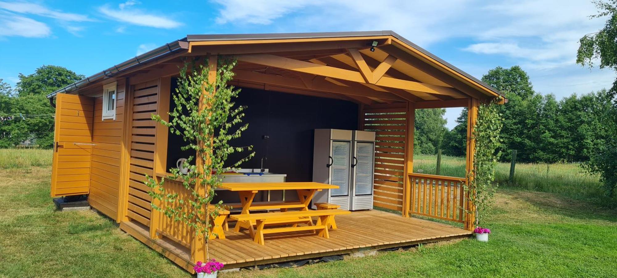Kempings Stieres Un Majas Virtuve Upesgriva Extérieur photo