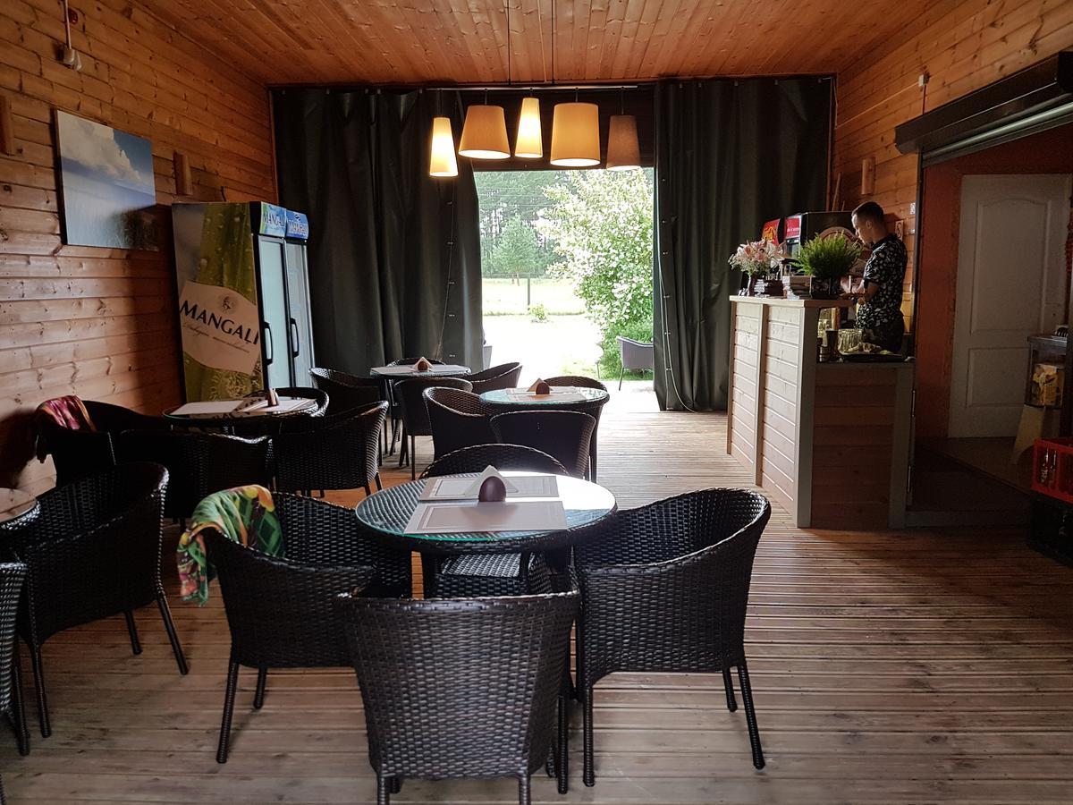 Kempings Stieres Un Majas Virtuve Upesgriva Extérieur photo